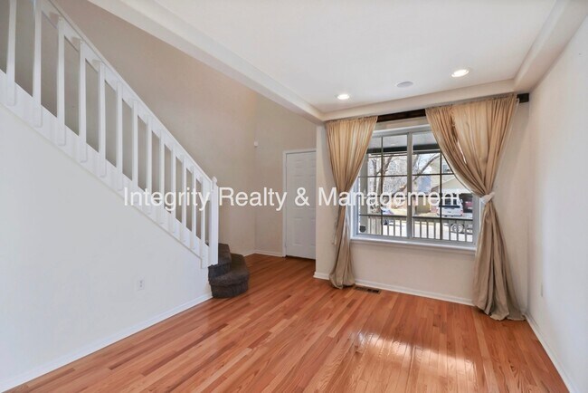 Building Photo - 4812 N Silverlace Dr