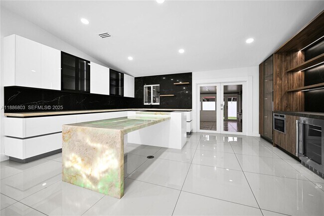 Building Photo - 13284 SW 39th St