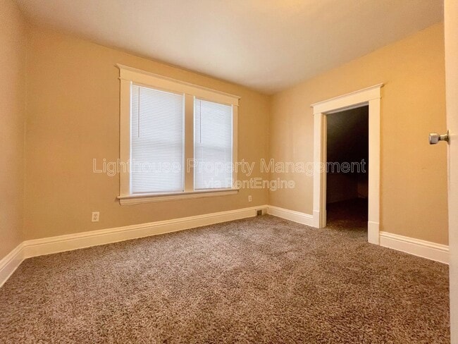 Building Photo - 1657 7th St