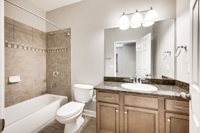 Building Photo - Awesome 2BE/2.5BA in the Pristine Park at ...