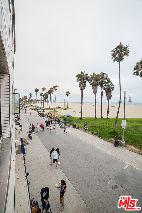 Building Photo - 8 Brooks Ave