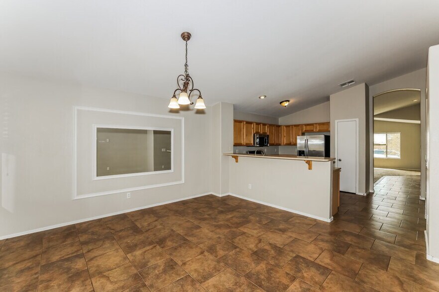 Building Photo - 11190 W Las Palmaritas Dr
