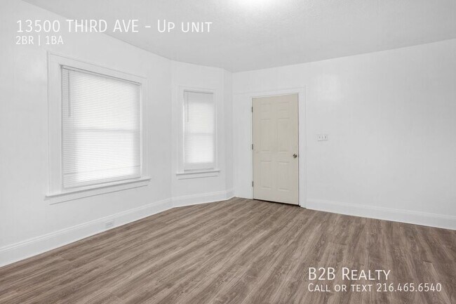 Building Photo - 13500 THIRD AVE-Up unit