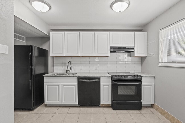 Building Photo - 3733 Brush Creek Dr