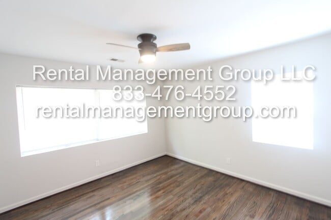 Building Photo - Large 3 Bedroom 2 Bath - New On The Market...