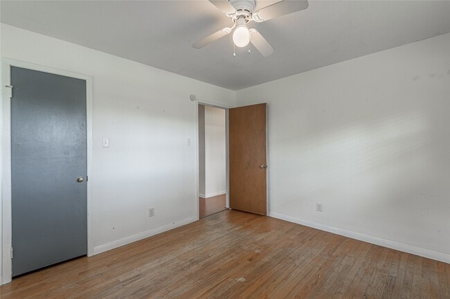 Building Photo - 2528 Ave N 1/2