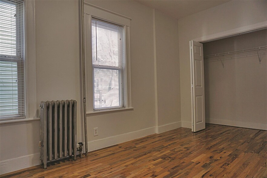 Building Photo - 39 Bradley St