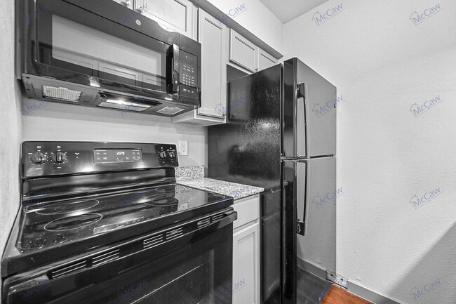 Building Photo - 9520 Royal Ln