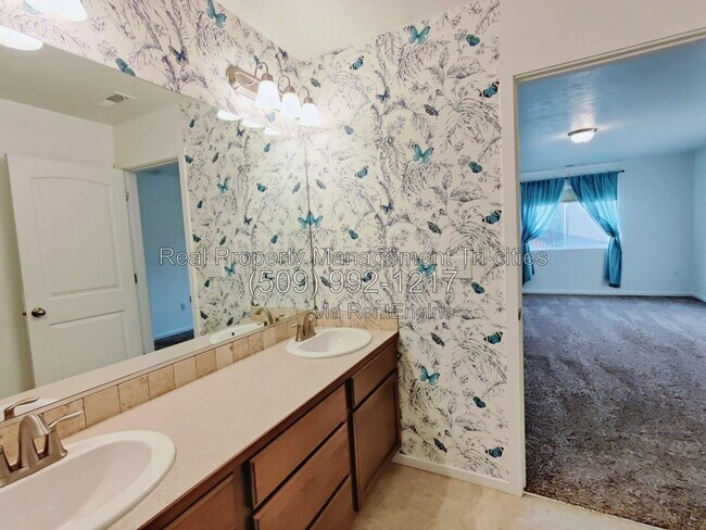 Building Photo - 5825 Sidon Ln