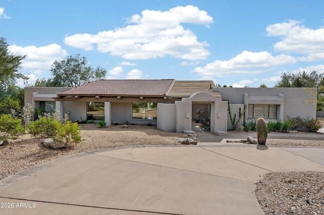 Building Photo - 8001 E Vista Bonita Dr