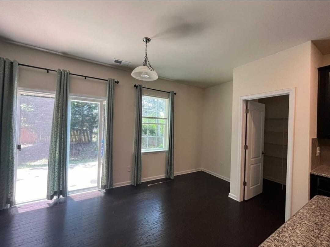 Building Photo - 10516 Ebbets Rd