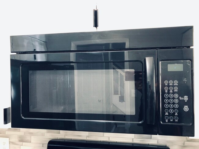 Building Photo - 516 Brent Rd