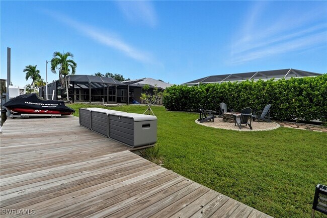 Building Photo - 6163 Plumosa Ave