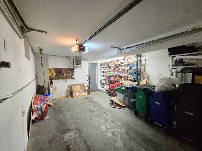 Building Photo - 350 E 235th St