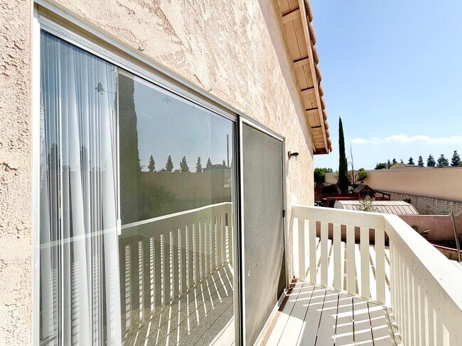 Building Photo - 16309 Silverbirch Rd