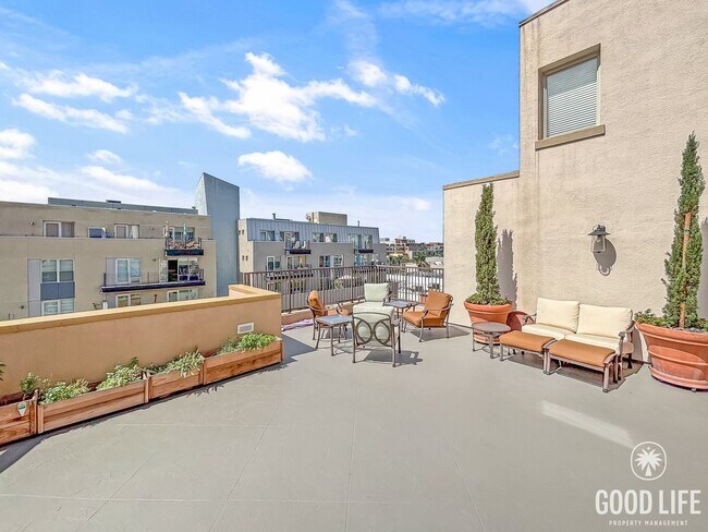 Building Photo - Beautiful 1BD/1BA Condo in Little Italy W/ A/C, W/D, Private Balcony, Reserved Parking, and Rooft...