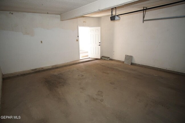 Building Photo - 3114 Isla Marino St