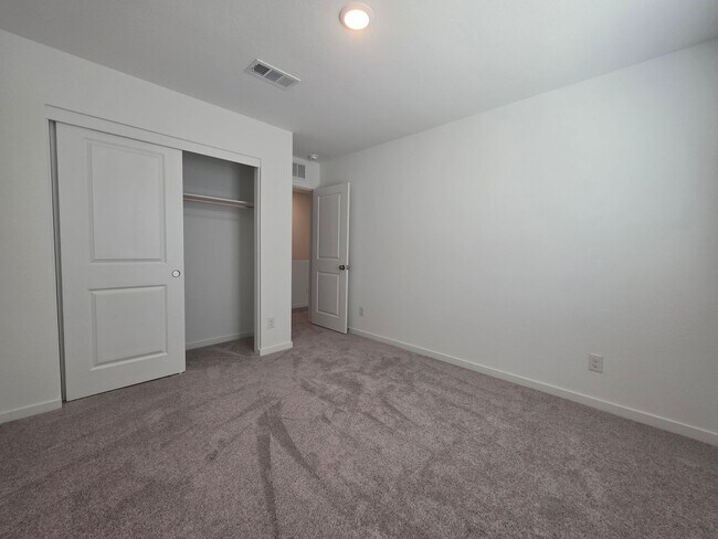Building Photo - 3432 Sunbeam Dr