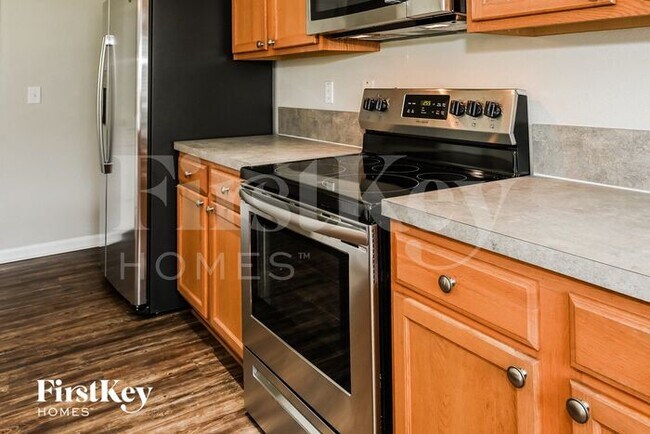 Building Photo - 737 Rembrandt Ave