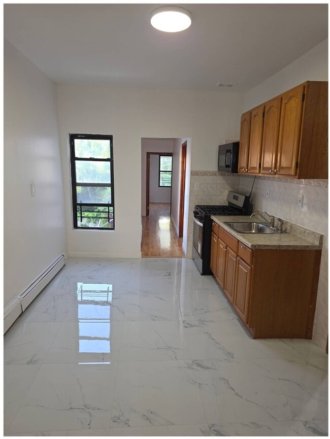 Building Photo - 732 Belmont Ave