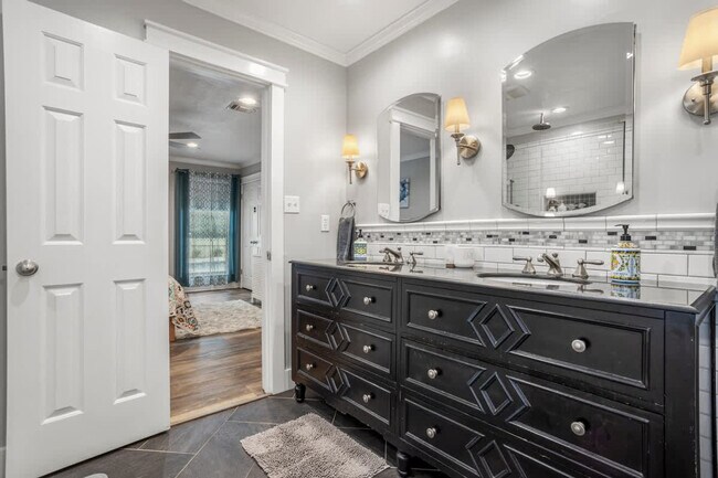 Building Photo - 9200 Pointe Aux Chenes Rd