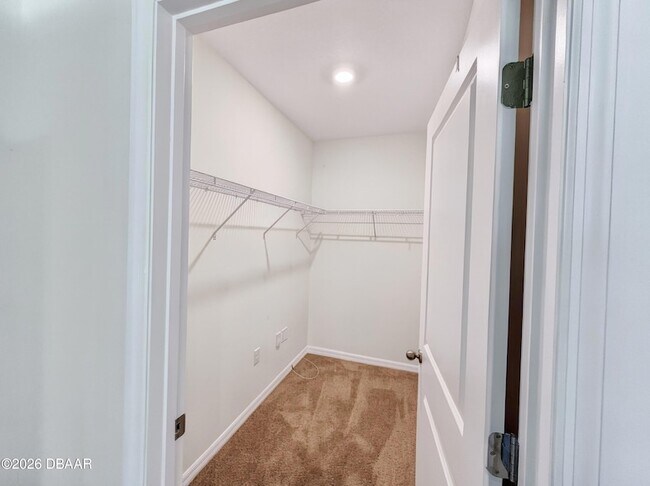 Building Photo - 982 Commons Wy