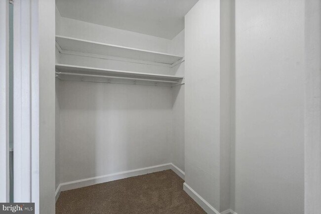 Building Photo - 1121 Arlington Blvd