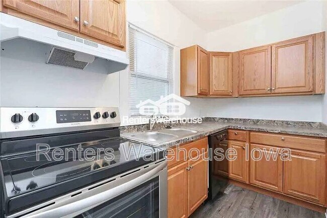 Building Photo - 1123 24th St