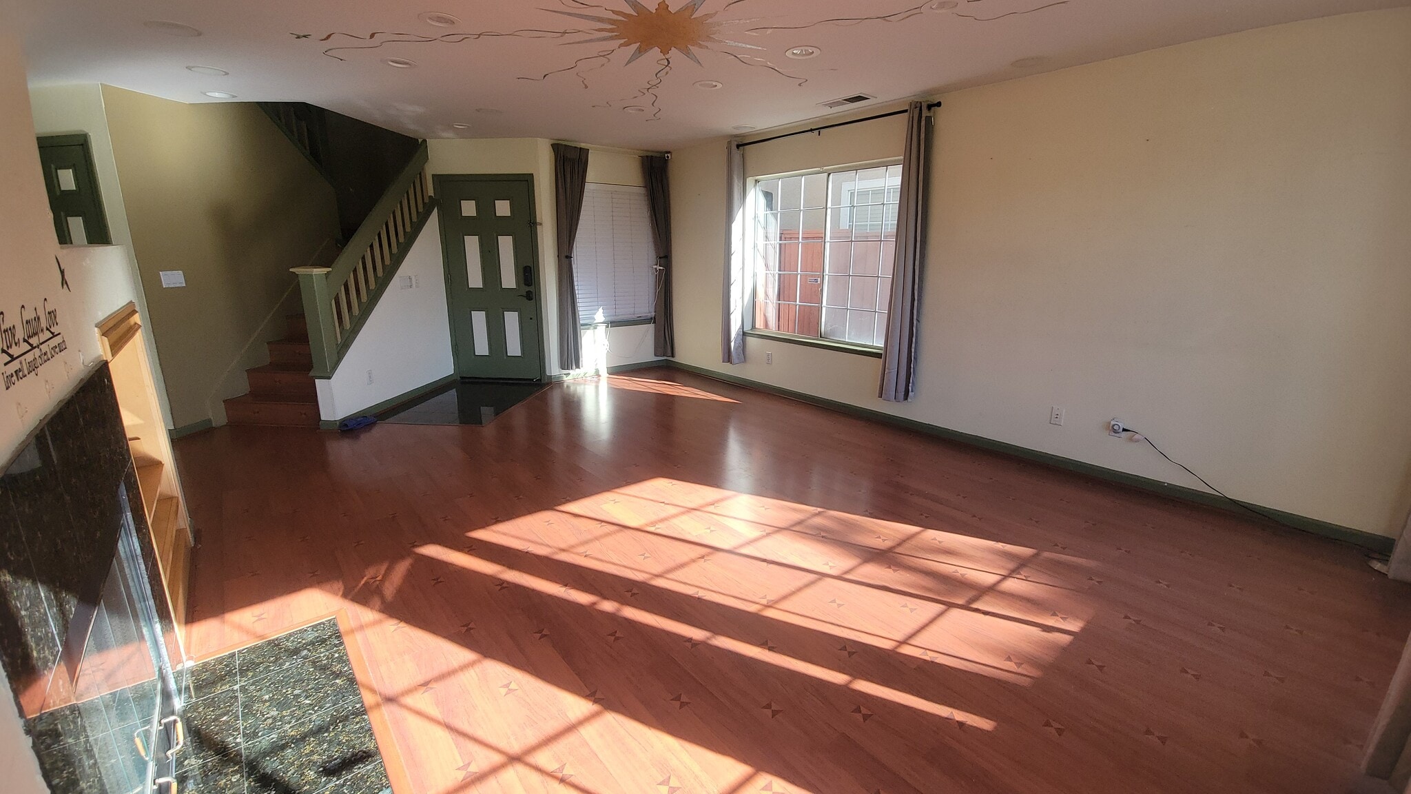 Building Photo - 1537 Hermocilla Way