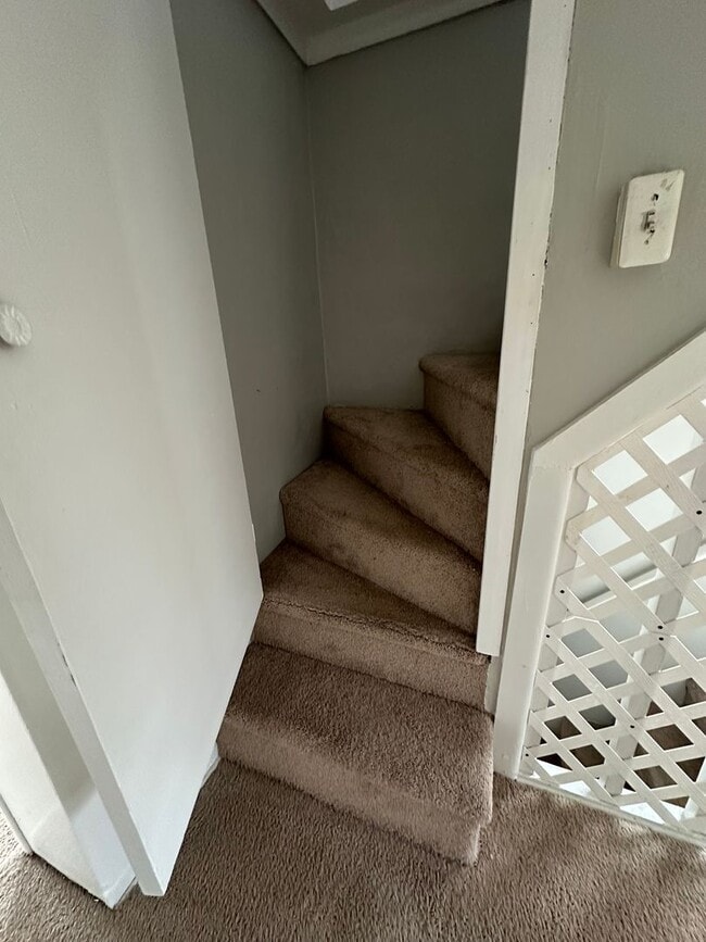 Building Photo - 1007 Lake Ave