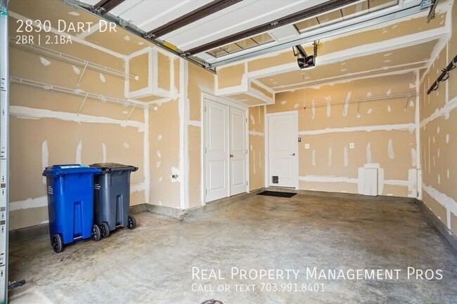 Building Photo - 2830 Dart Dr