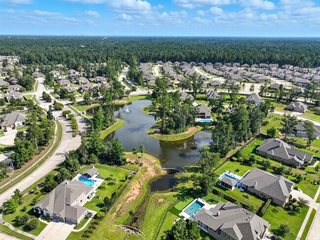 Building Photo - 14245 Lake Lodge Dr