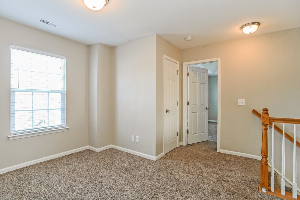 Building Photo - 16112 Raptor Ct