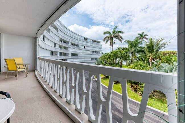 Building Photo - 2505 S Ocean Blvd