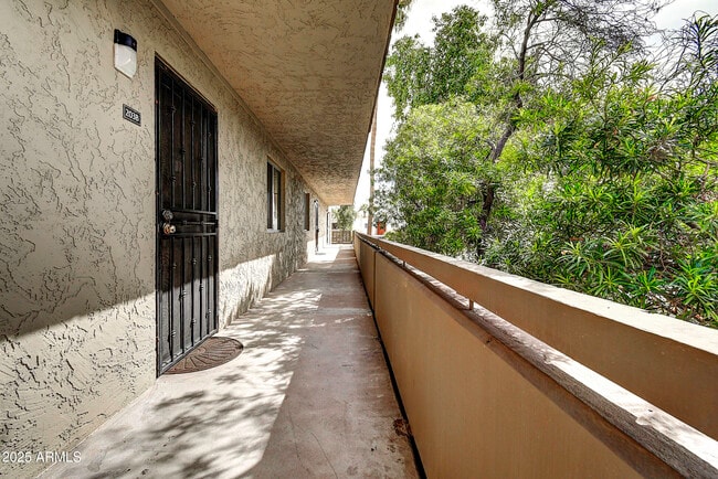 Building Photo - 7625 E Camelback Rd