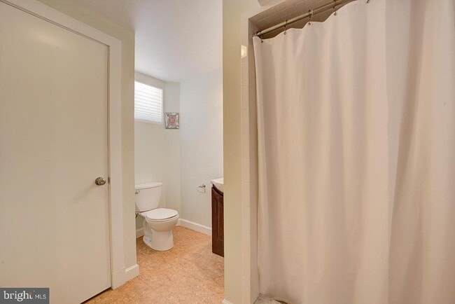 Building Photo - 6717 44th Ave