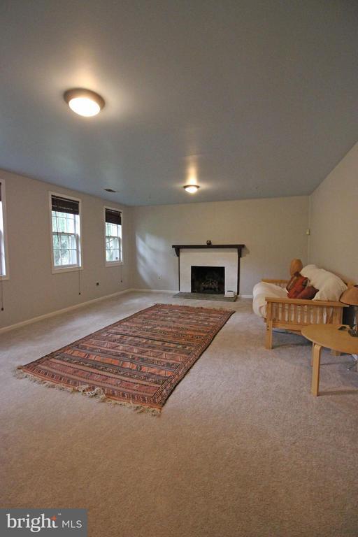 Building Photo - 5021 Hayload Ct