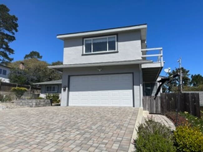 Building Photo - Great Four Bedroom, Three Bathroom House in Monterey