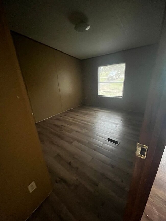 Building Photo - 17186 Countrywood