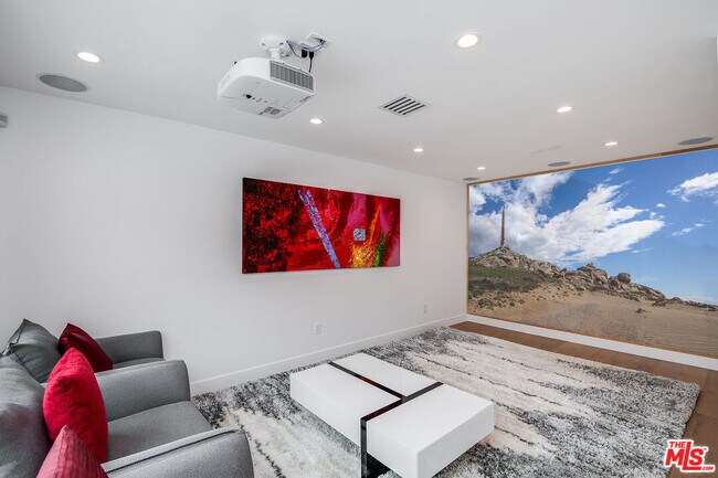 Building Photo - 13378 Contour Dr