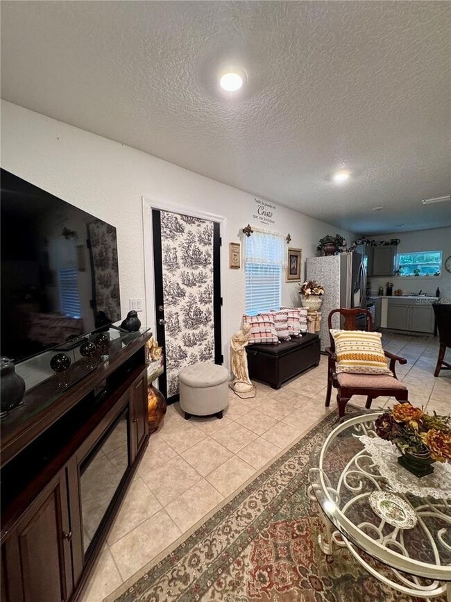 Building Photo - 6Bed 3 bath ...  MOTHER/DAUGHTER BEAUTIFUL HOUSE IN DOWNTOWN KISSIMMEE!!!