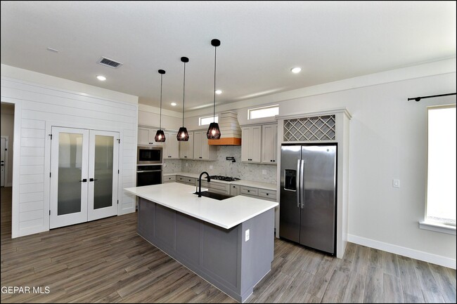 Building Photo - 13868 Paseo Perlas Dr
