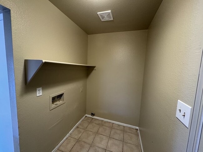 Building Photo - 5339 W Yucca St