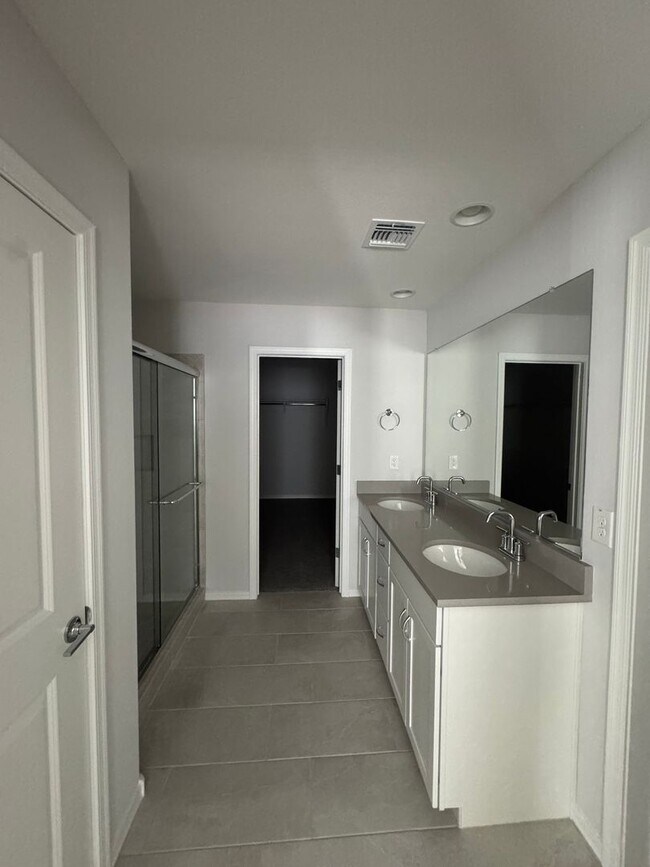 Building Photo - 16510 W Whispering Wind Dr