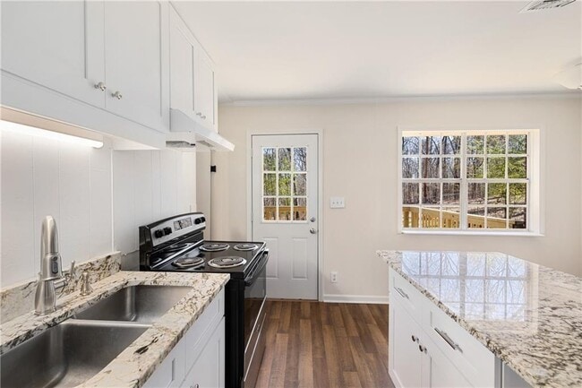 Building Photo - 3841 Cherokee Trail