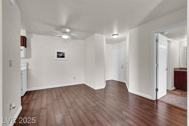 Building Photo - 2606 S Durango Dr
