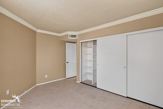 Building Photo - Beautiful 2Bdm 2Ba Home Located in the Biltmore Area!