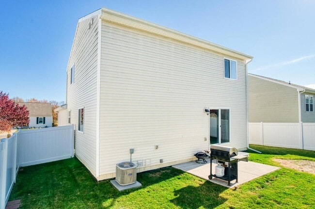 Building Photo - 2783 Au Gres River Dr