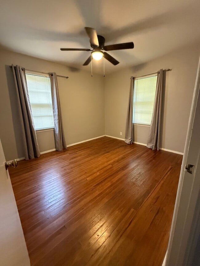 Building Photo - 2 bedroom, 1 bath house