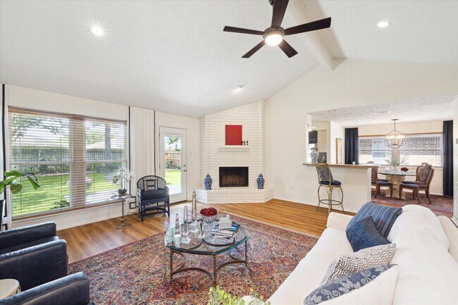 Building Photo - 2784 Forest Point Dr